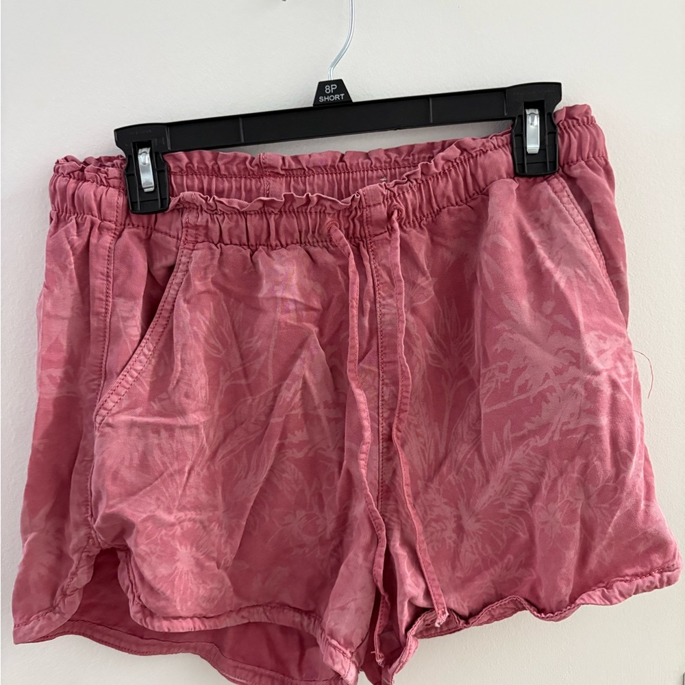 American Eagle Outfitters Women's Pink Floral Athletic Shorts
